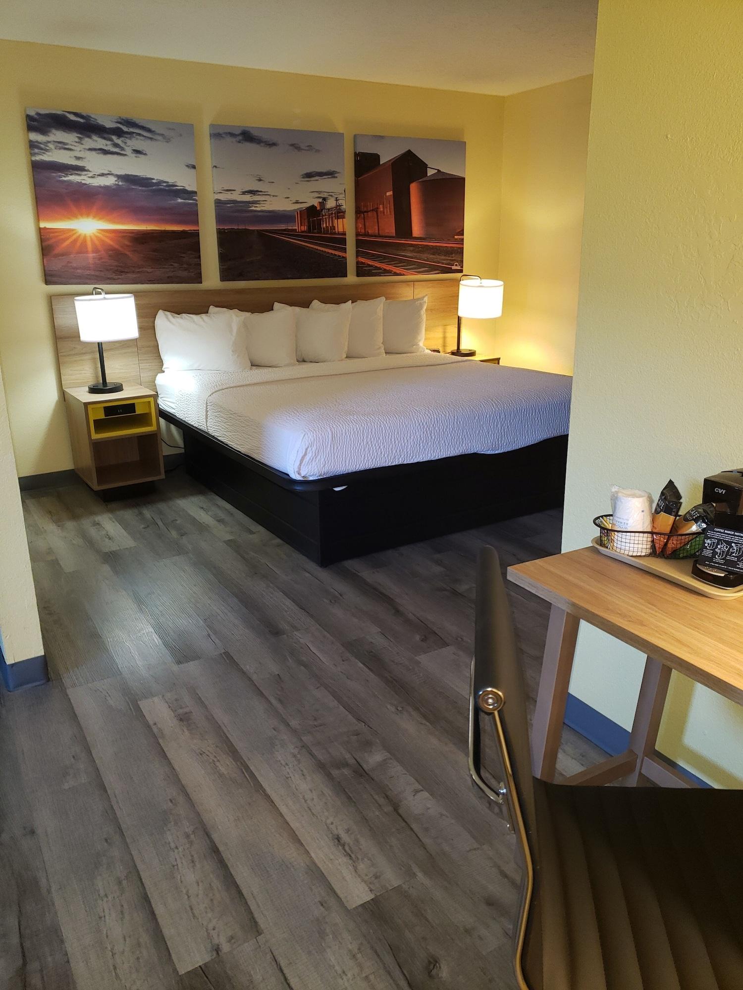 Days Inn & Suites By Wyndham Clovis Exterior photo